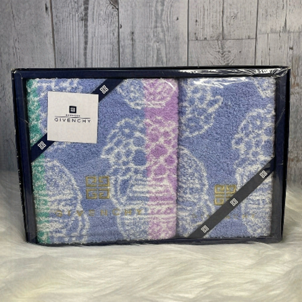 GIVENCHY towel gift set with box